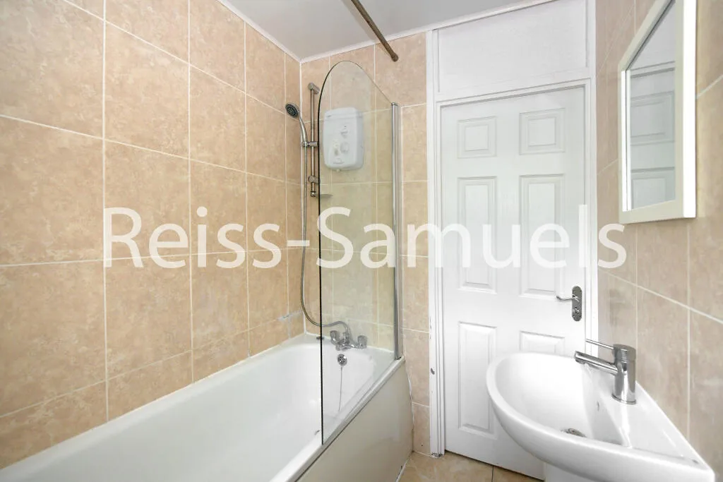 4 bedroom maisonette for rent