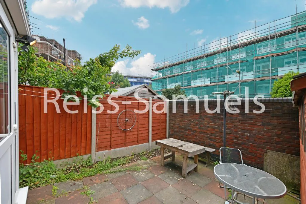 4 bedroom maisonette for rent