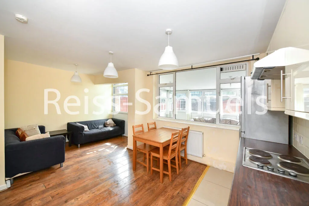 4 bedroom maisonette for rent