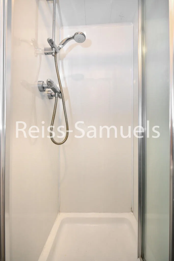 4 bedroom maisonette for rent