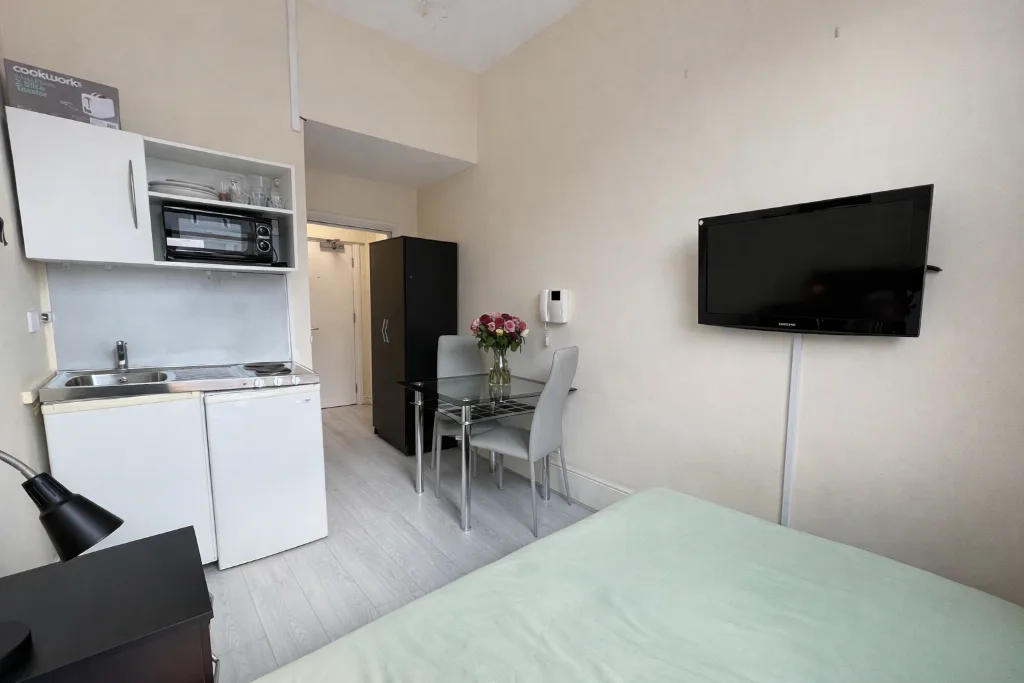 Studio flat for rent