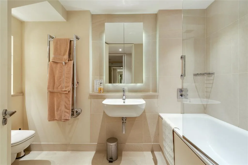 3 bedroom mews property for rent