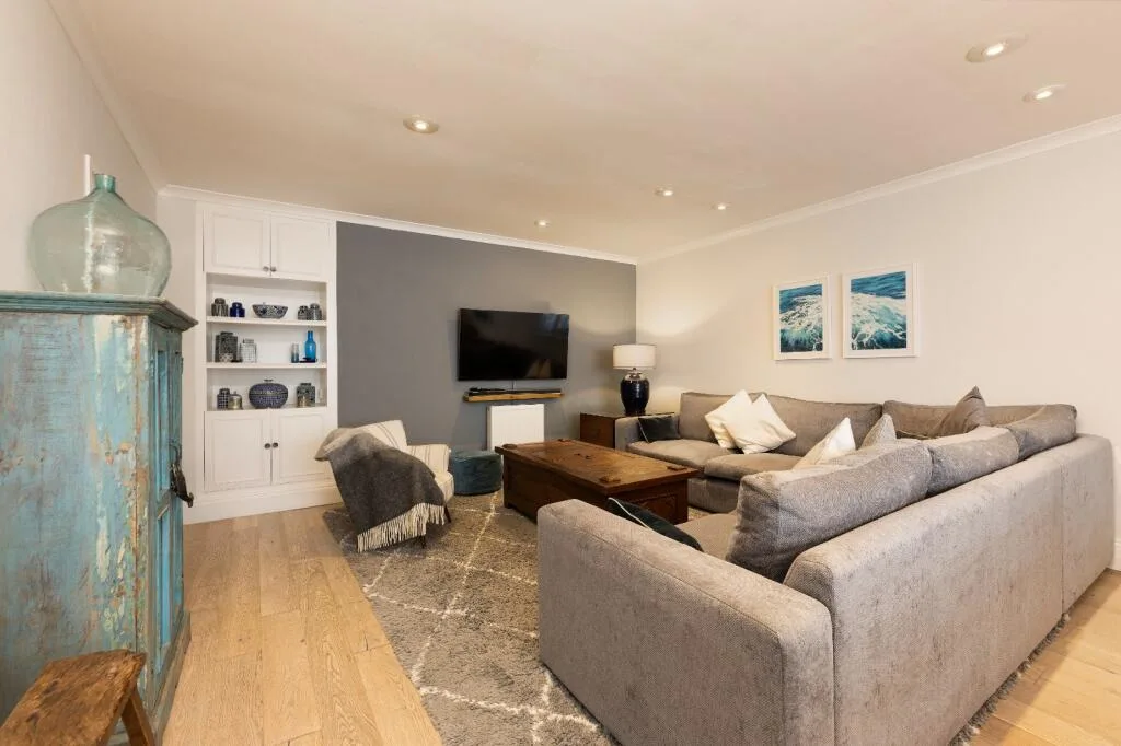 4 bedroom mews property for rent