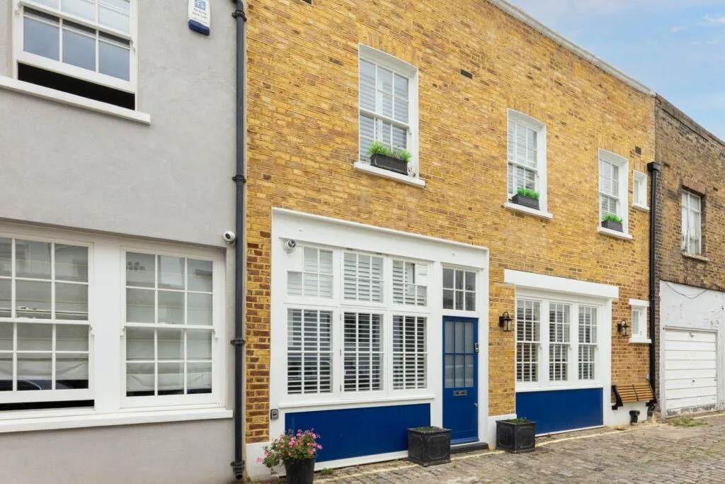4 bedroom mews property for rent