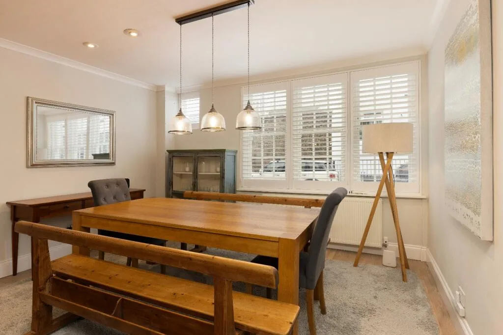 4 bedroom mews property for rent