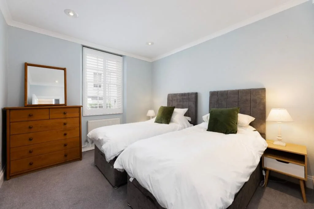 4 bedroom mews property for rent