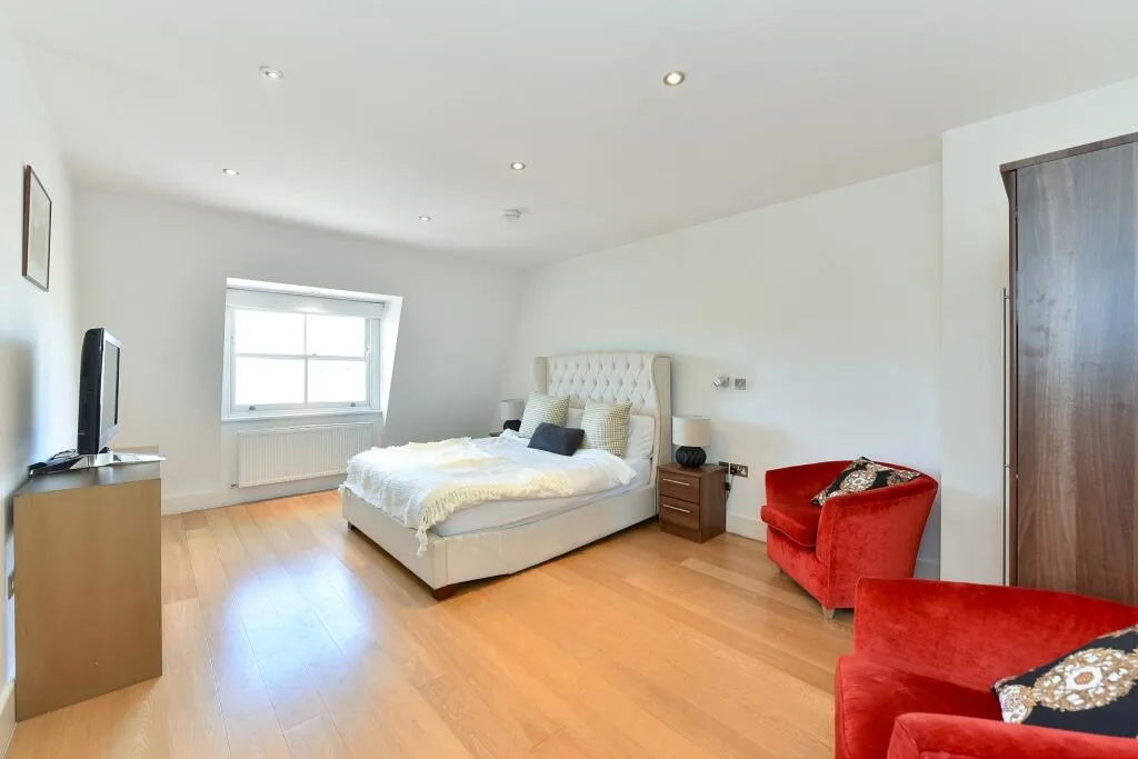 3 bedroom flat for rent