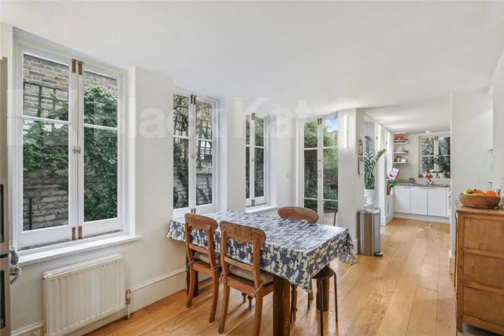 3 bedroom flat for rent