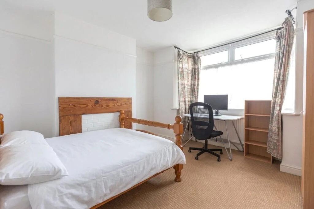 3 bedroom end of terrace house for rent