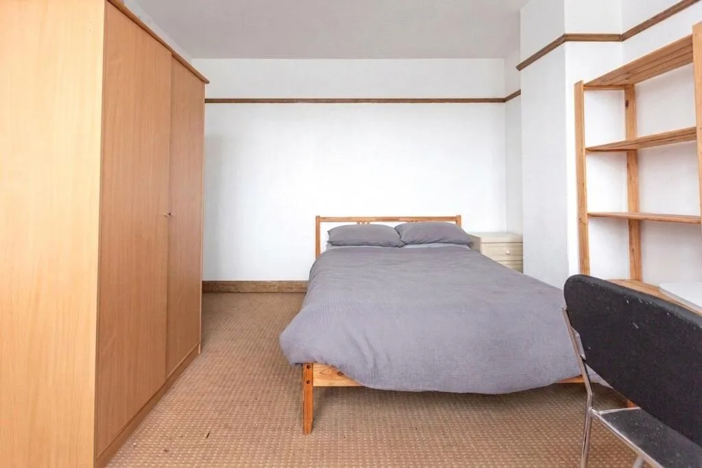 3 bedroom end of terrace house for rent