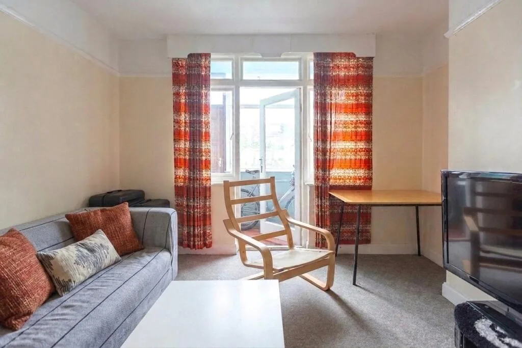 3 bedroom end of terrace house for rent