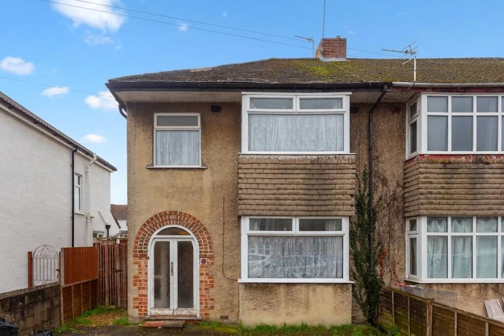 3 bedroom end of terrace house for rent