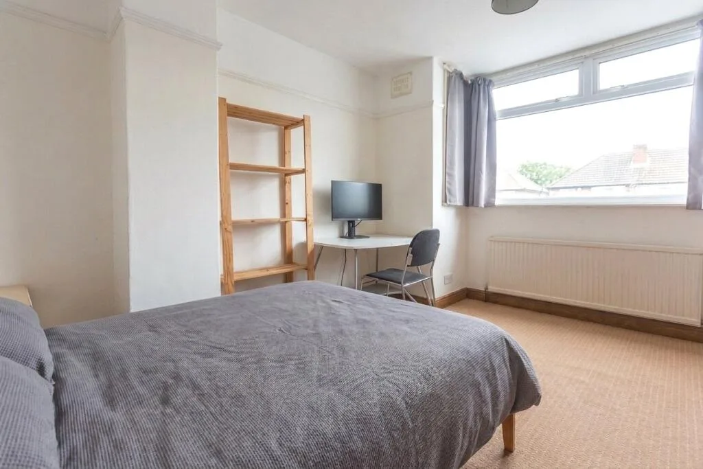 3 bedroom end of terrace house for rent