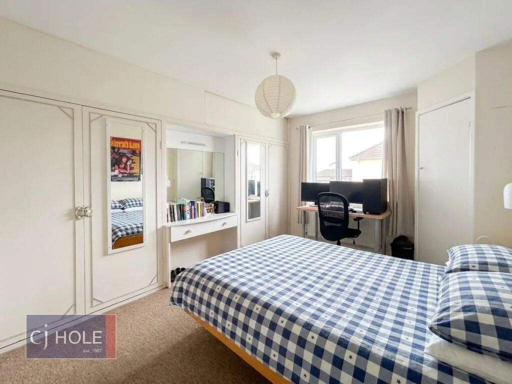 4 bedroom end of terrace house for rent