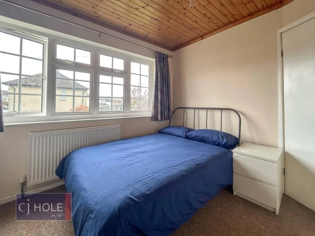 4 bedroom end of terrace house for rent