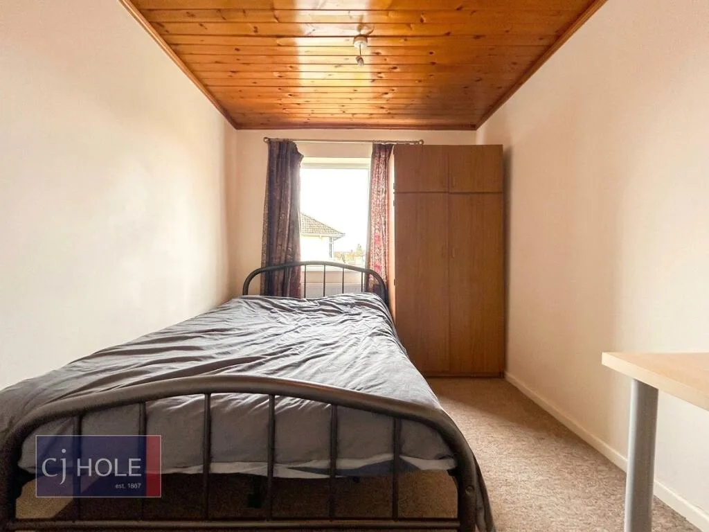 4 bedroom end of terrace house for rent