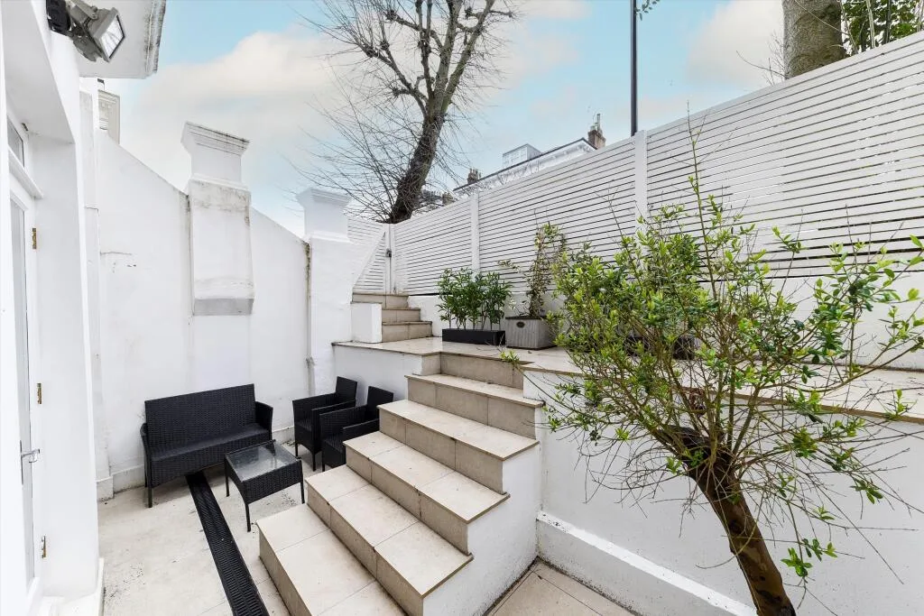 3 bedroom flat for rent