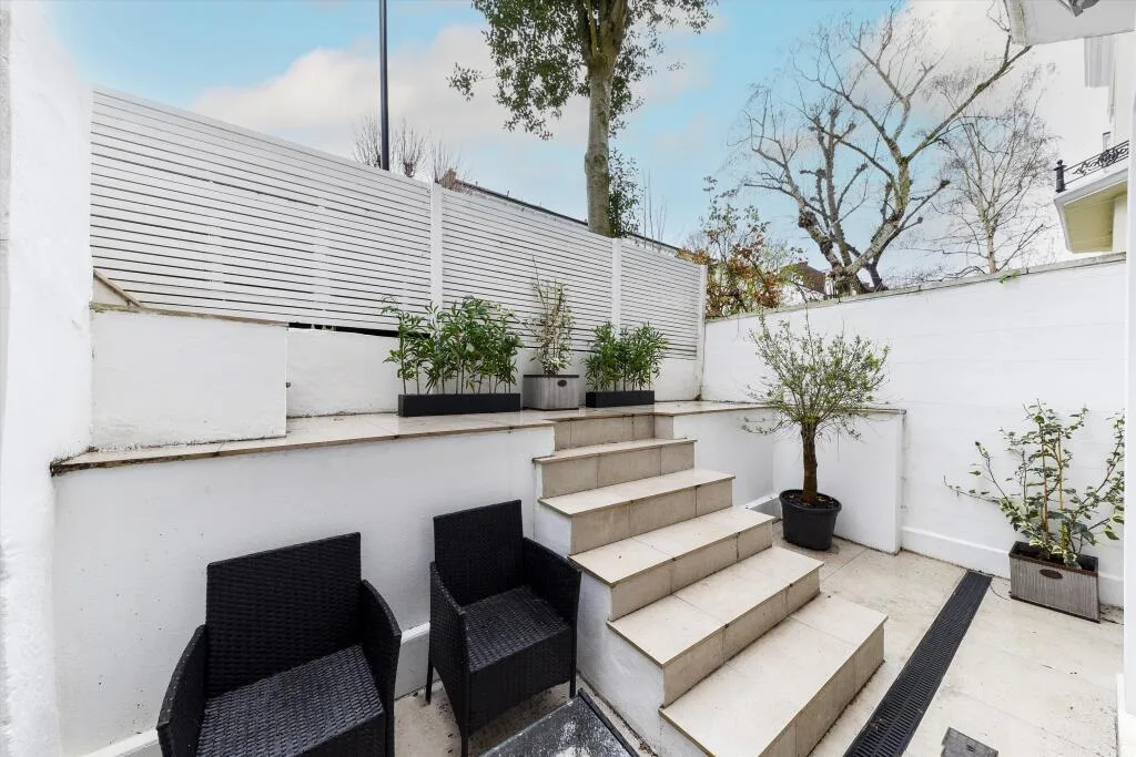 3 bedroom flat for rent