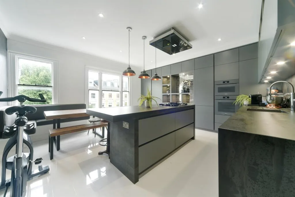 3 bedroom maisonette for rent