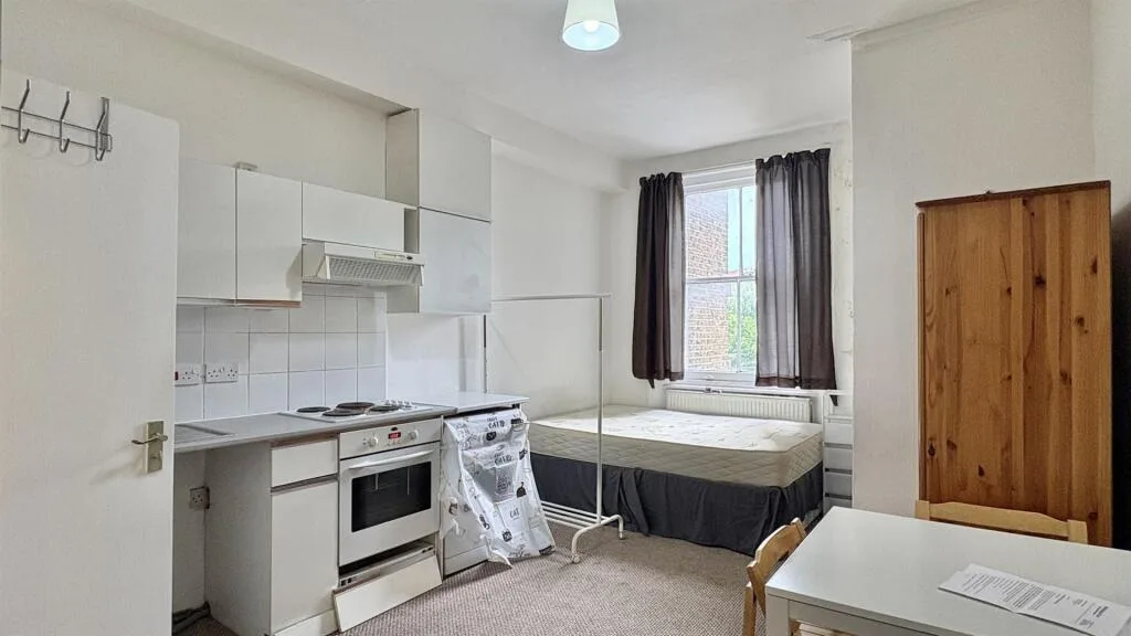 Studio flat for rent