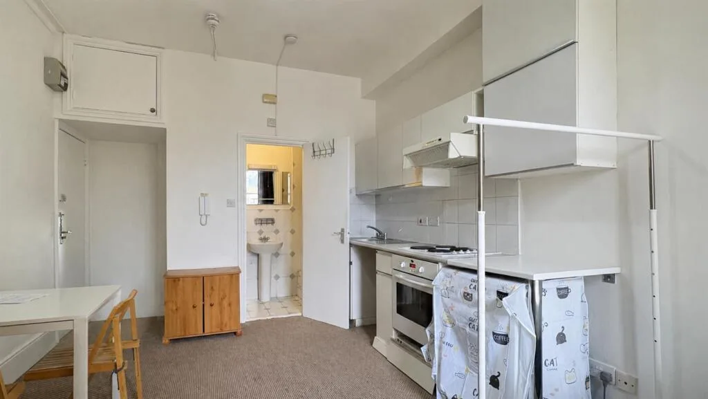 Studio flat for rent