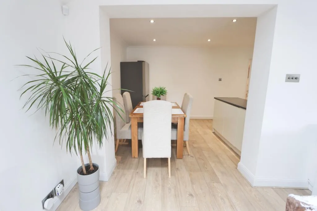 4 bedroom detached house for rent