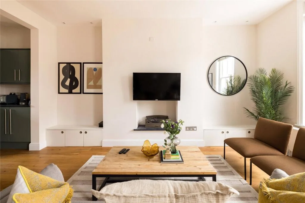 2 bedroom maisonette for rent