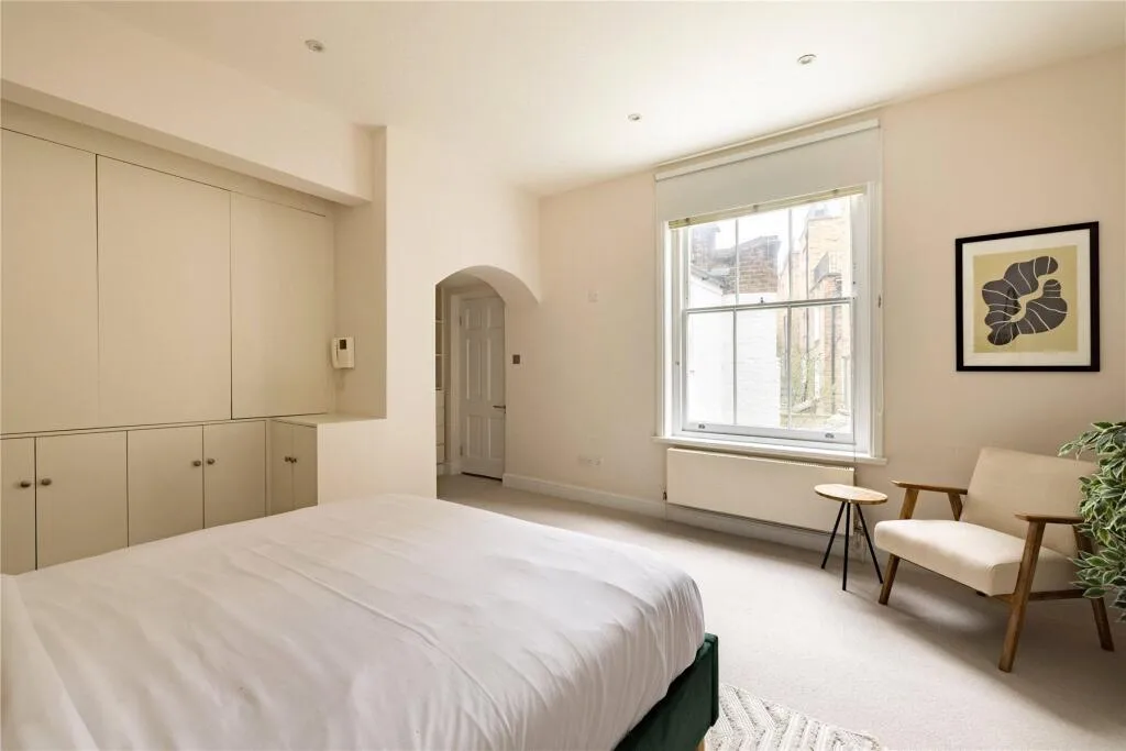 2 bedroom maisonette for rent