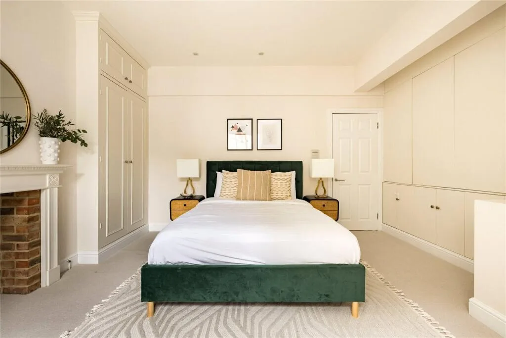 2 bedroom maisonette for rent