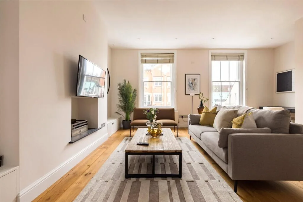 2 bedroom maisonette for rent