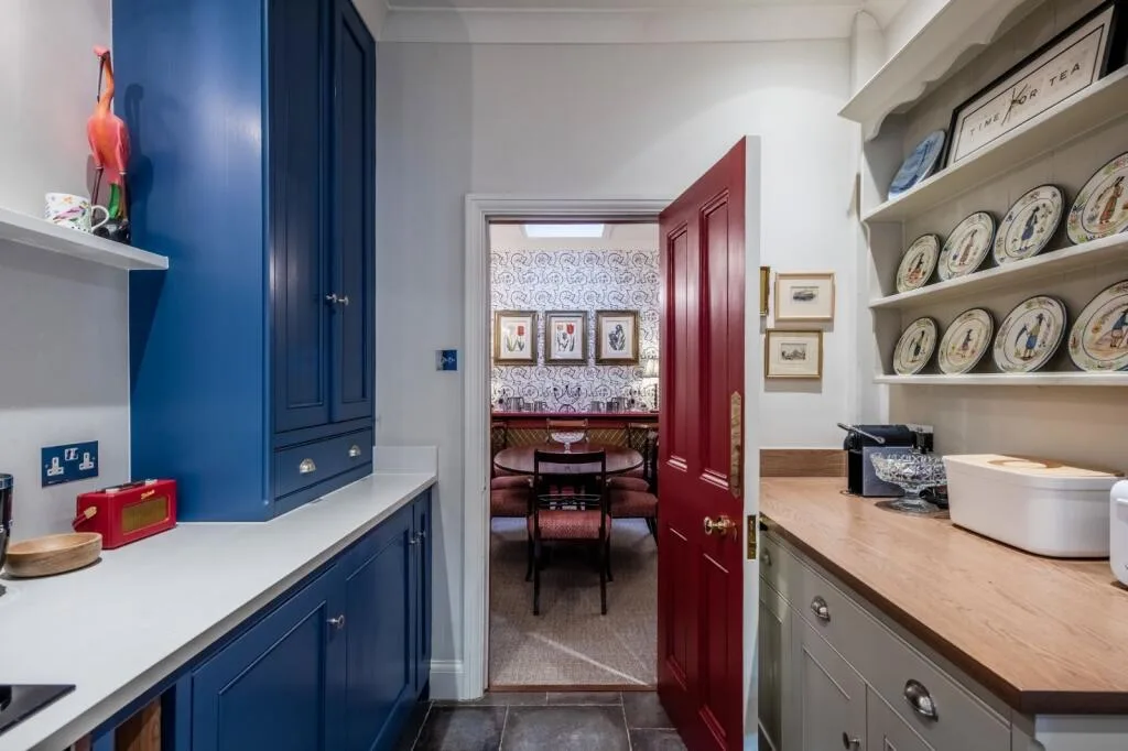 2 bedroom mews property for rent