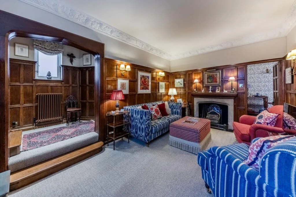 2 bedroom mews property for rent