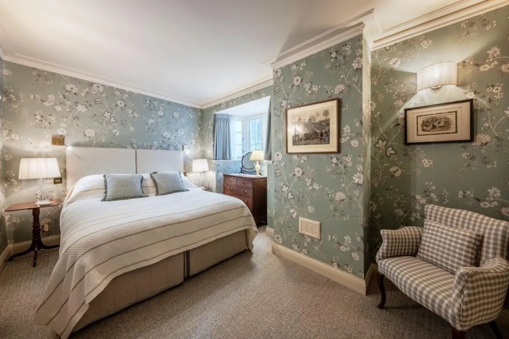 2 bedroom mews property for rent