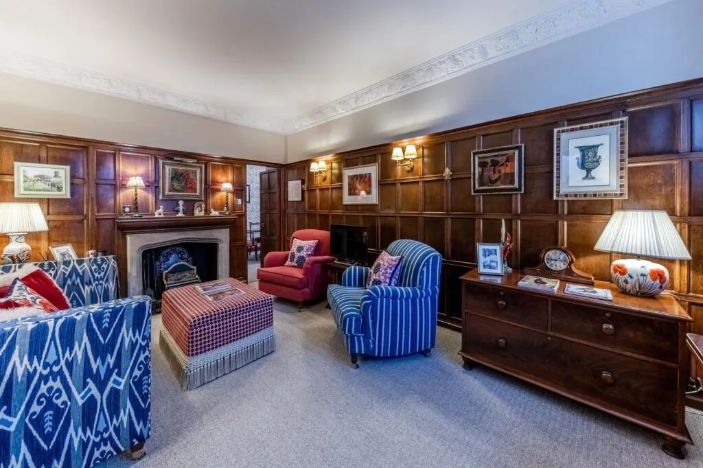 2 bedroom mews property for rent