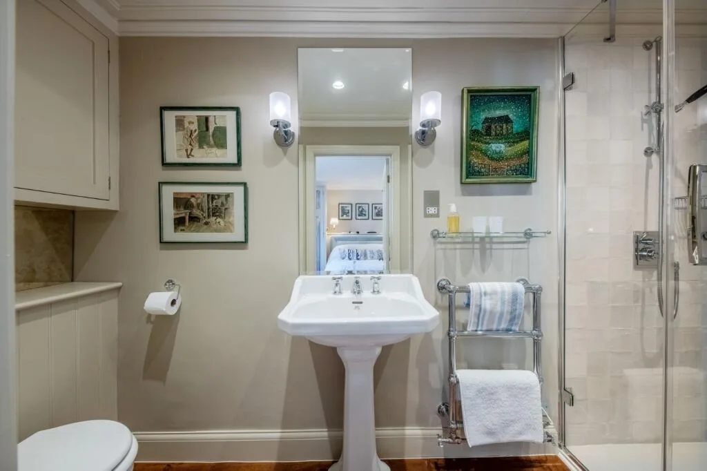 2 bedroom mews property for rent