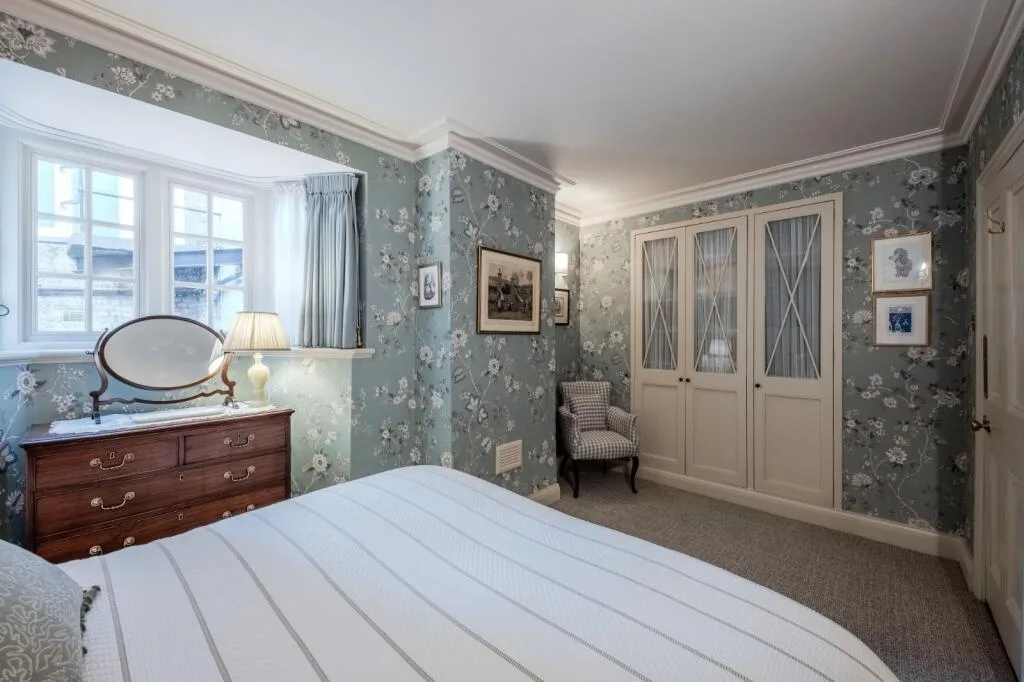 2 bedroom mews property for rent