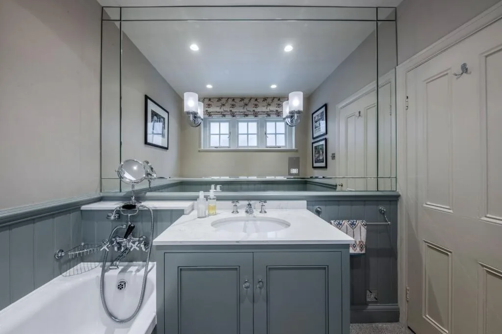 2 bedroom mews property for rent