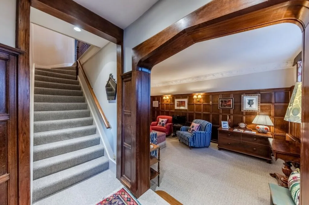 2 bedroom mews property for rent