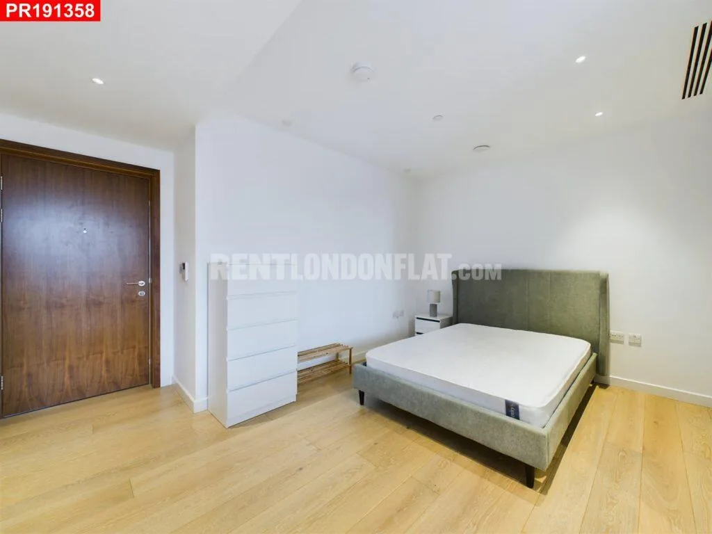 Studio flat for rent