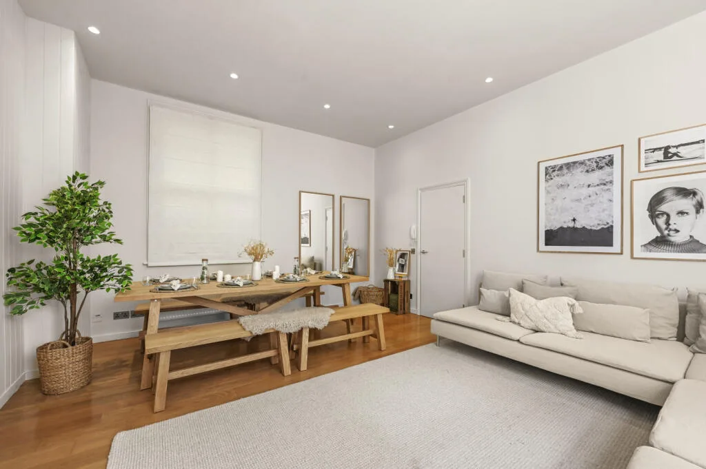 2 bedroom maisonette for rent