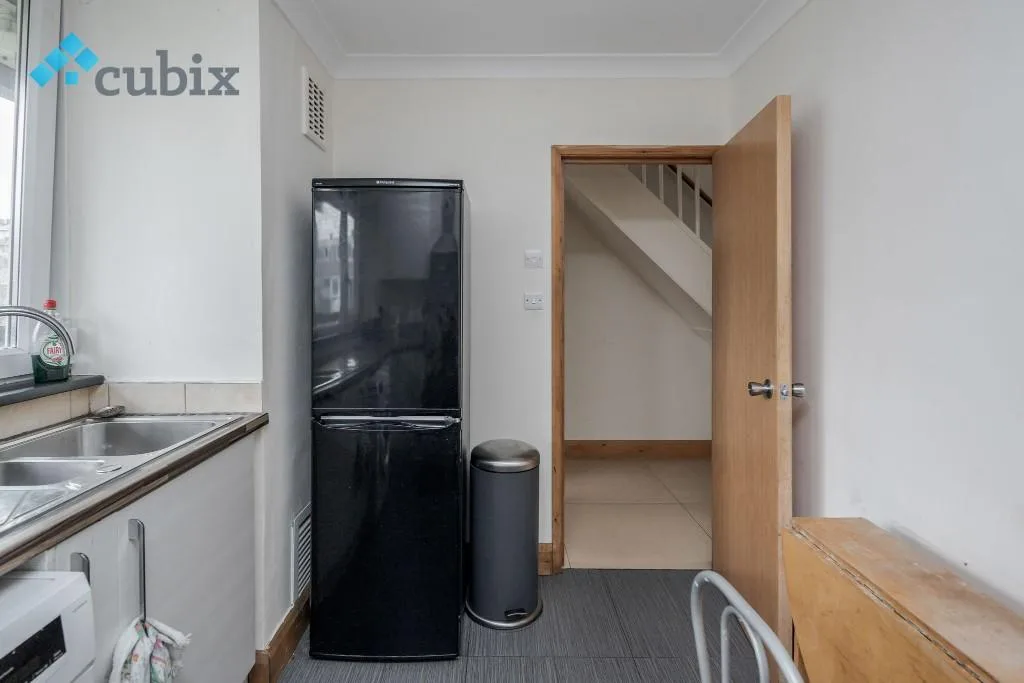3 bedroom maisonette for rent