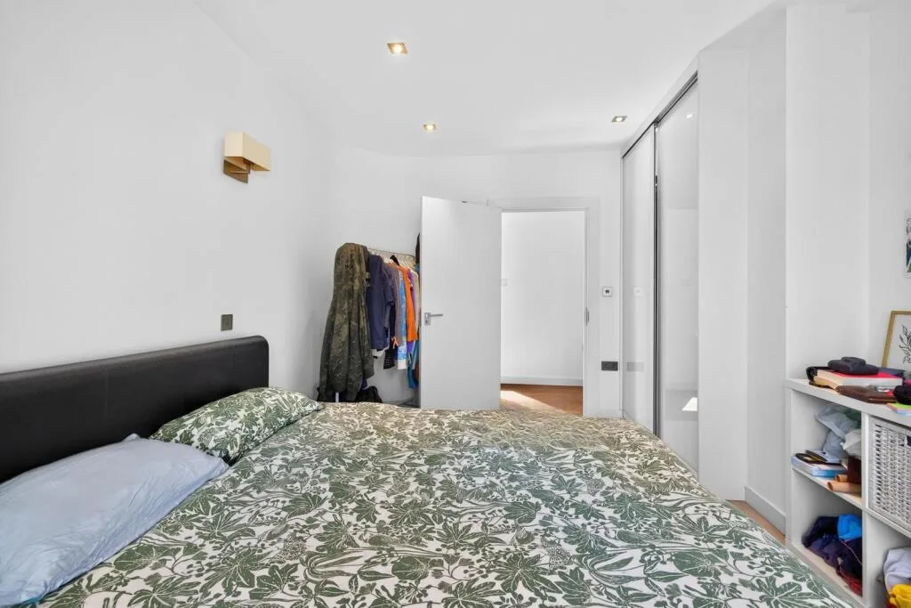 2 bedroom penthouse for rent