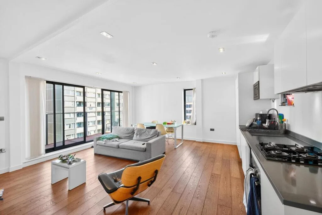 2 bedroom penthouse for rent