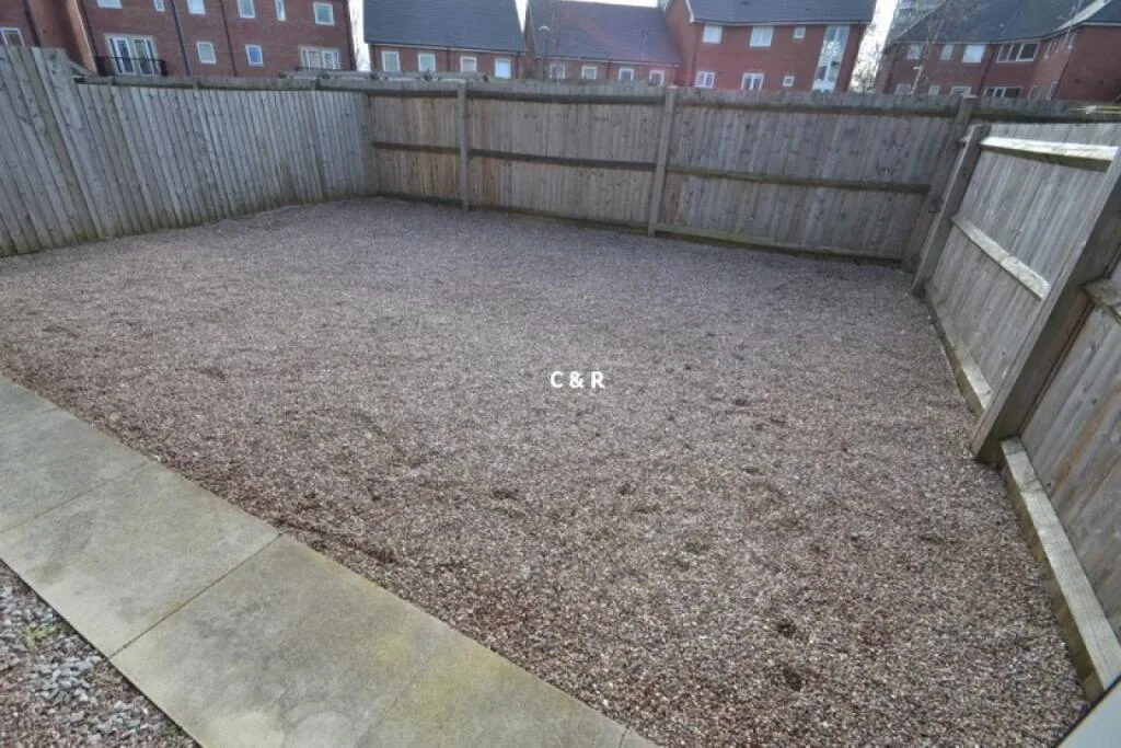 3 bedroom end of terrace house for rent