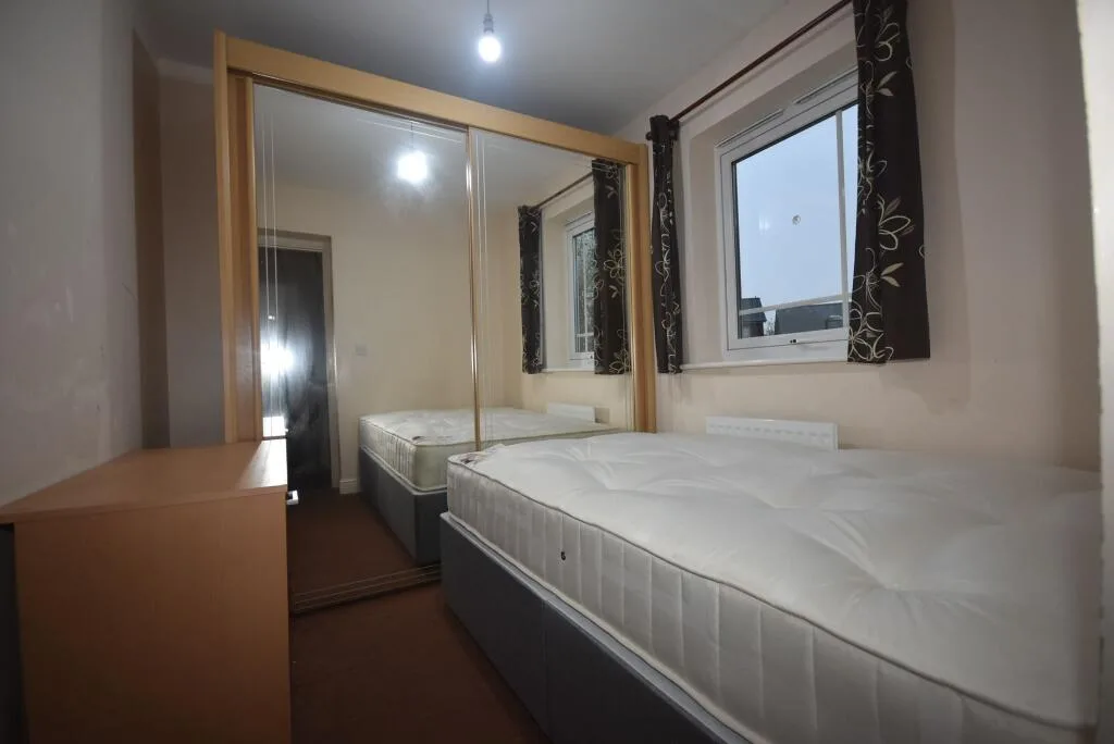 3 bedroom end of terrace house for rent