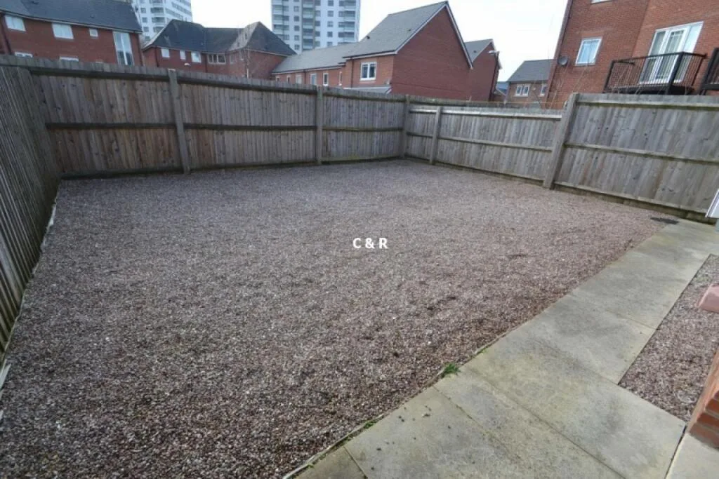 3 bedroom end of terrace house for rent