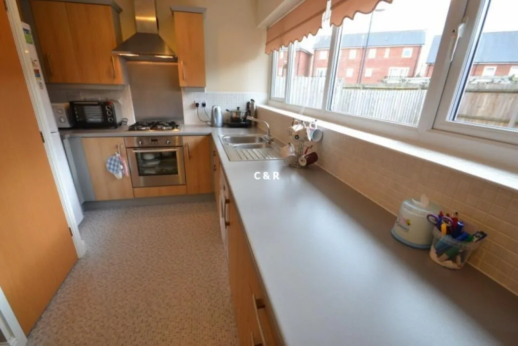 3 bedroom end of terrace house for rent