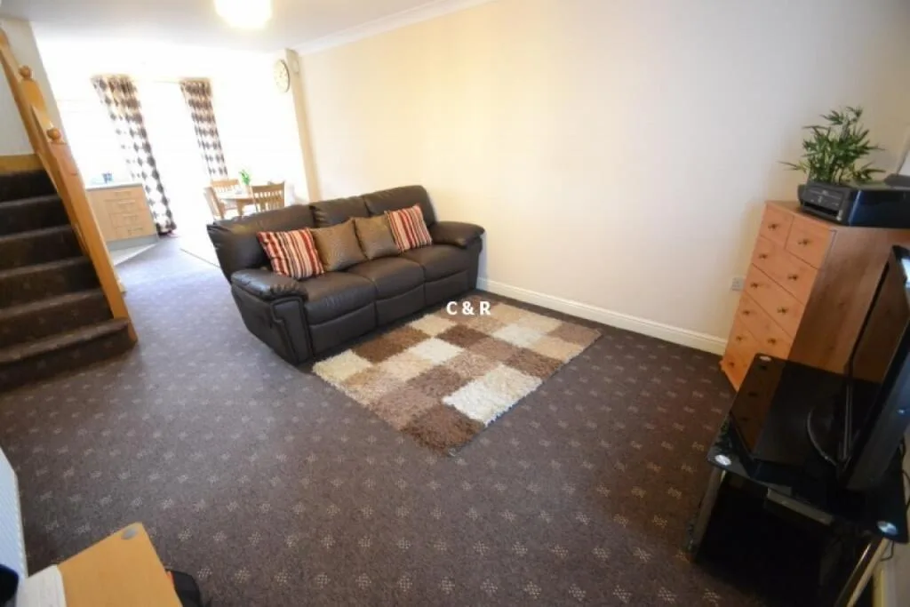 3 bedroom end of terrace house for rent
