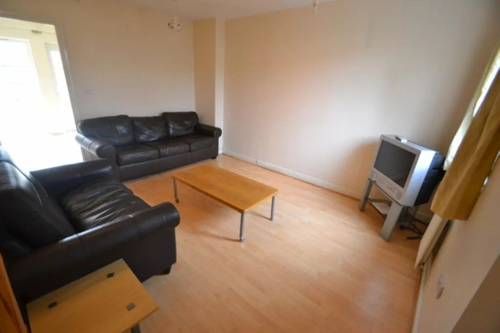4 bedroom town house for rent