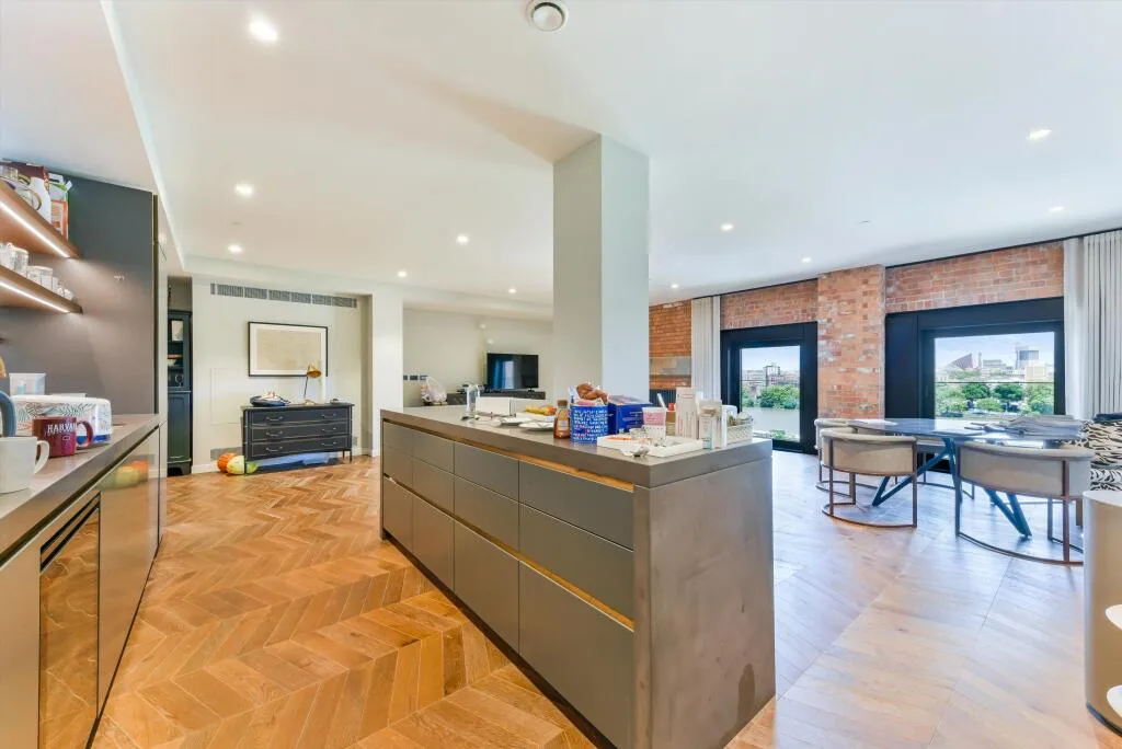 3 bedroom flat for rent